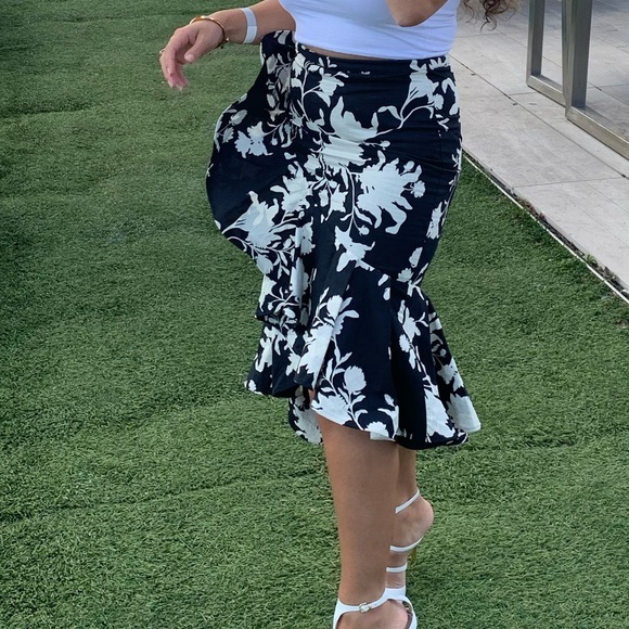 MIDI skirt - Picture 2 of 2